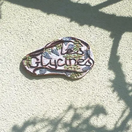 Les Glycines Gite - Beautiful,peaceful Location With Pool Holiday home